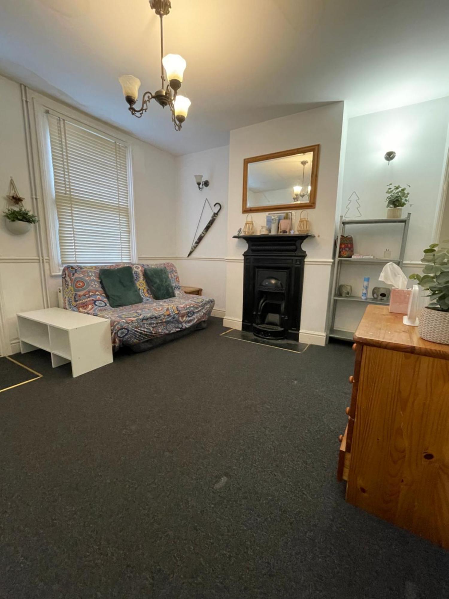 Cozy 3 Bedrooms Home Off Mill Road Sleep CBG Exterior photo